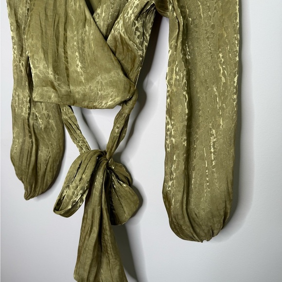 This is a Show Me Your MuMu Joplin Blouse in Gold Cheetah Organza - Picture 5 of 9